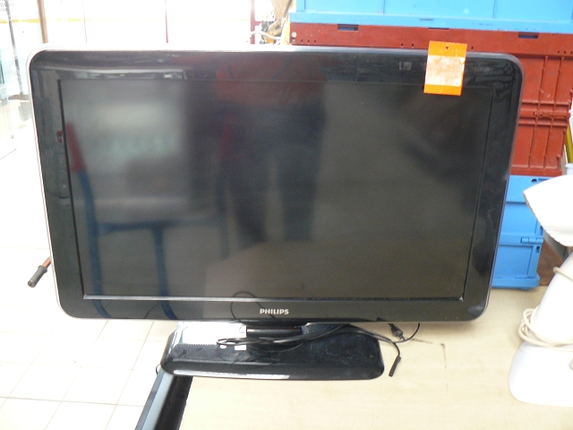 Téléviseur LCD  PHILIPS 81 cm||32 PFL 5404 H/12||acc local