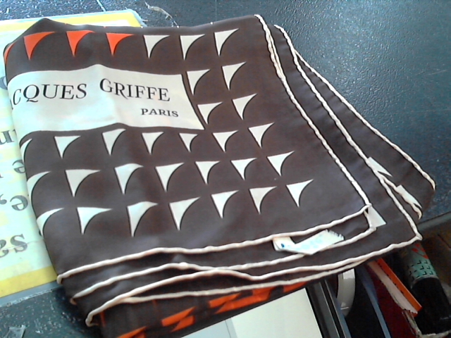 Foulard en soie vintage||JACQUES GRIFFE