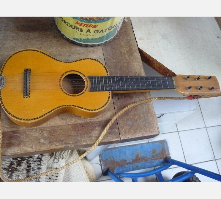 Guitare enfant