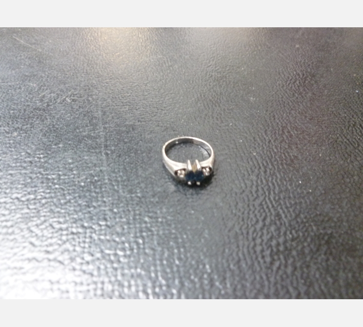 Bague en argent et saphir