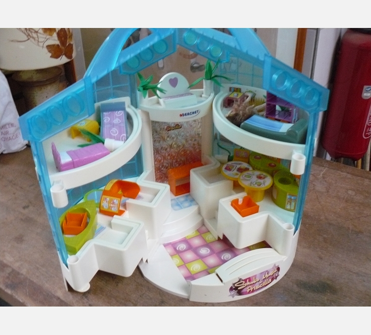 Maison de poupée ||PRISCILLA
