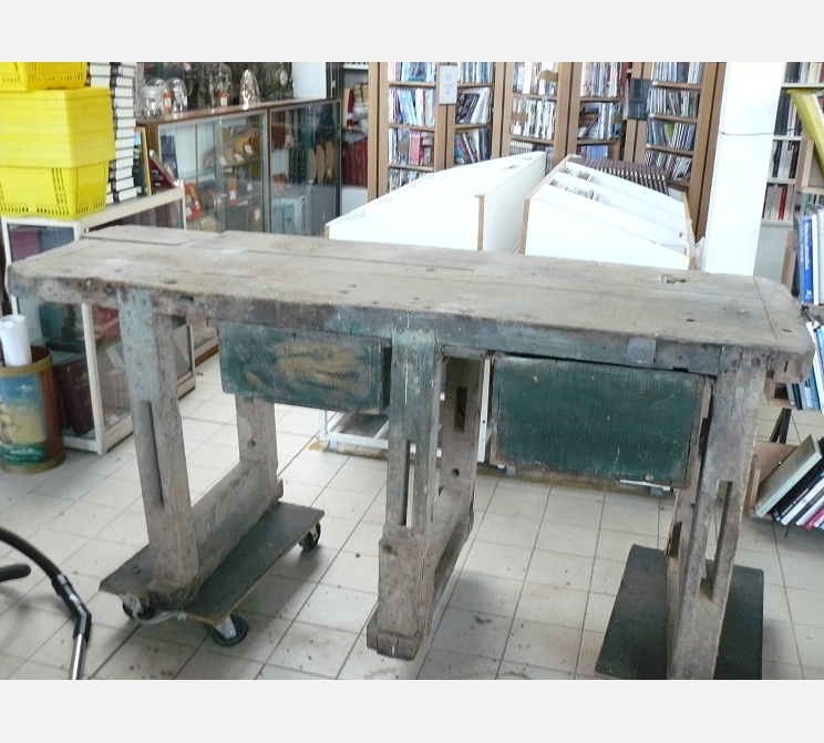 Etabli ancien||Ã  restaurer