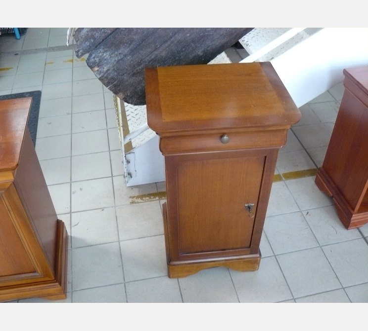 Chevet style louis philippe||1 porte + 1 tiroir