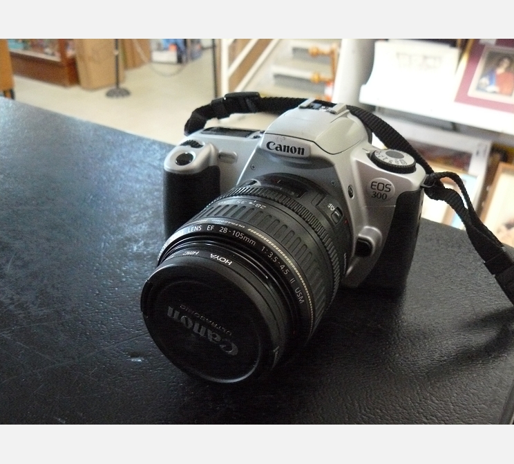 Appareil photo EOS 300||+ objectif 28 / 105||+ sac