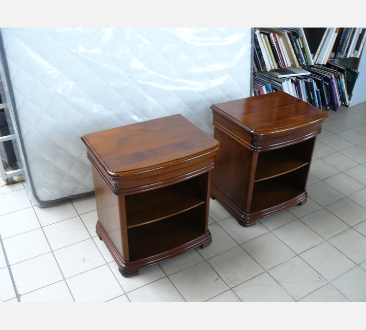 Paire de chevets||style louis philippe||1 tiroir