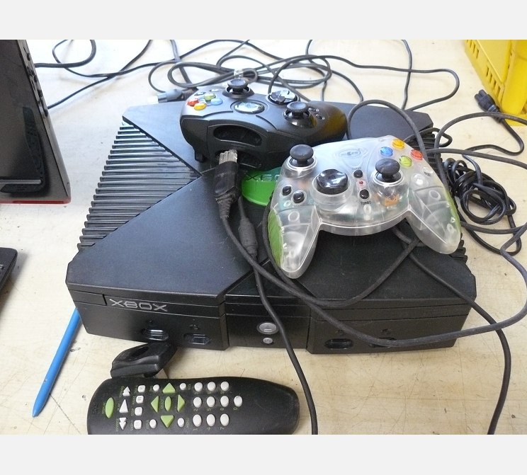 Console XBOX||+ 2 manettes + module DVD||fonctionne 
