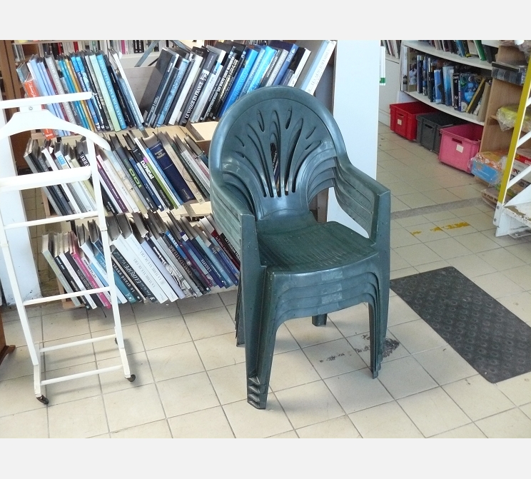 Lot de 4 fauteuils||de jardin PVC vert