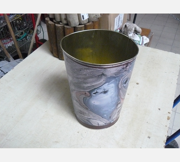 Poubelle vintage