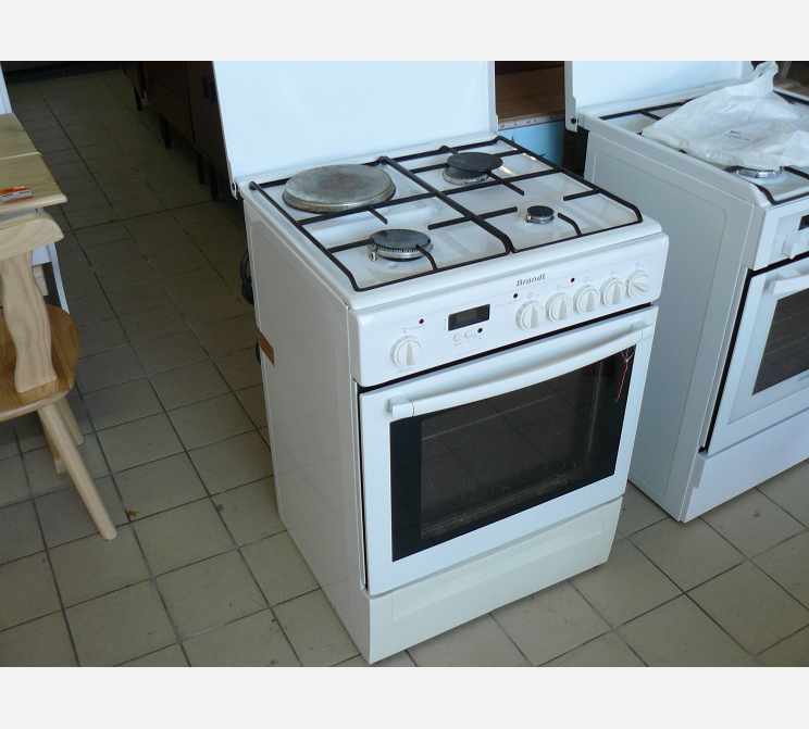 Gazinière BRANDT||gaz de ville (manque 1pt bouton)||acc local