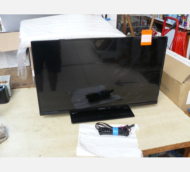 Téléviseur LCD PANASONIC||TX 32 A400E||acc local