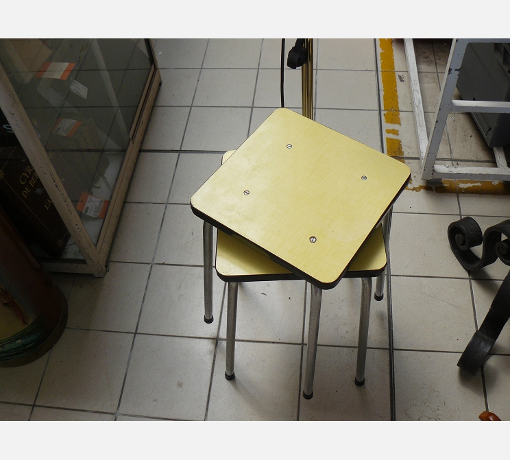 Tabouret formica||jaune