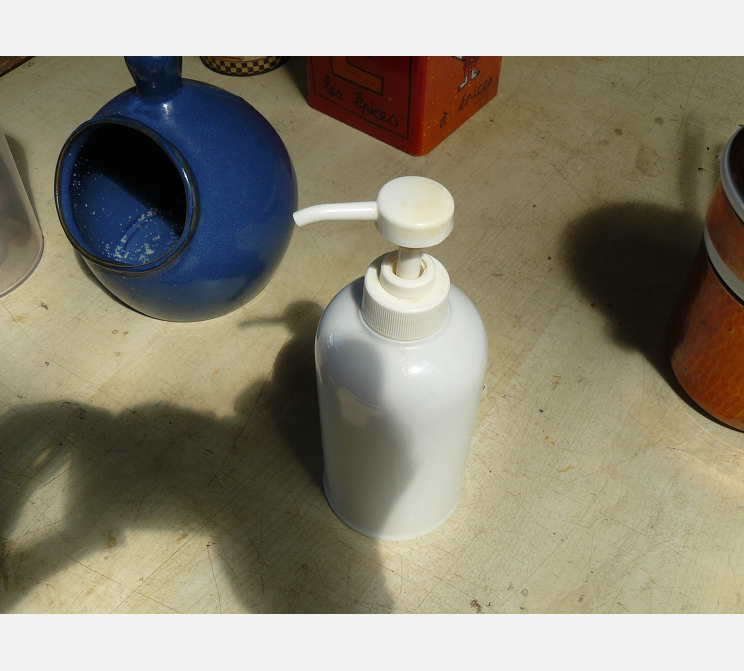 Distributeur de savon||liquide