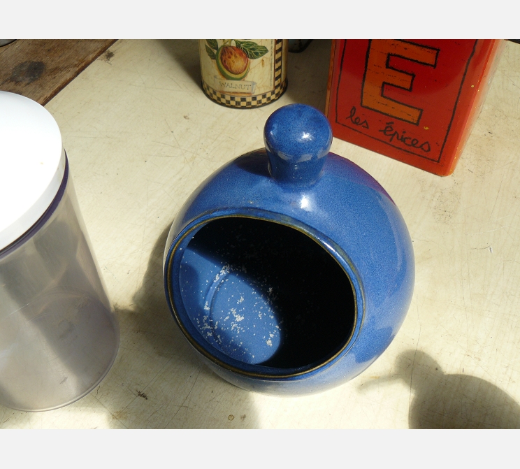 Pot Ã  sel bleu