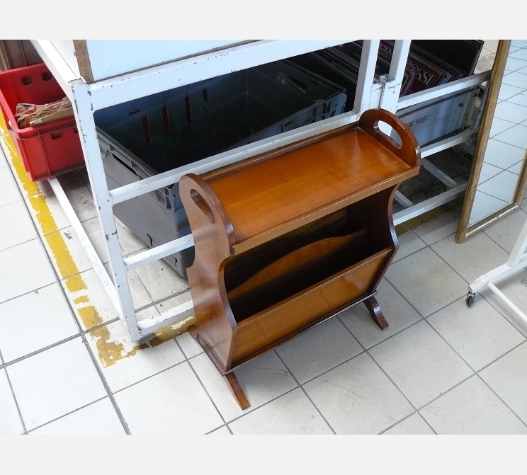 Porte revues$||en bois