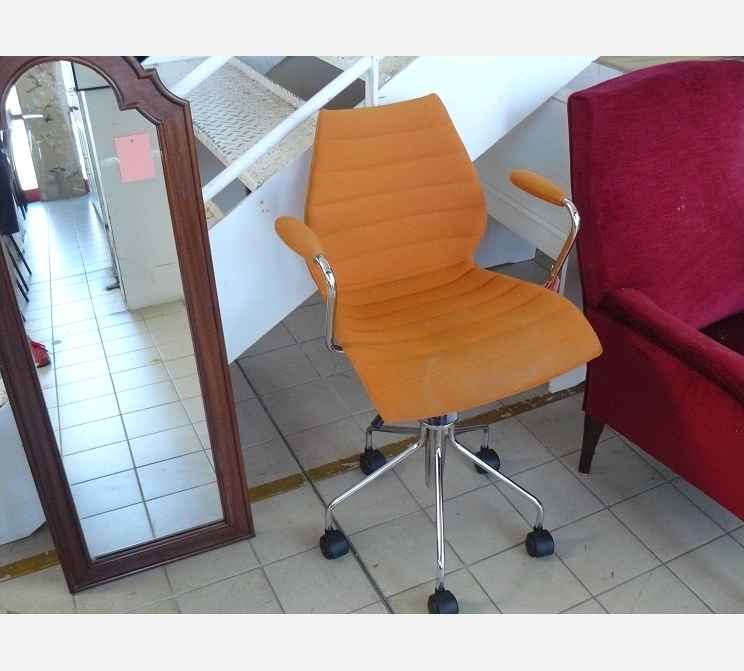 Fauteuil de bureau MAUI||KARTELL, de VICO MAGISTRETTI||