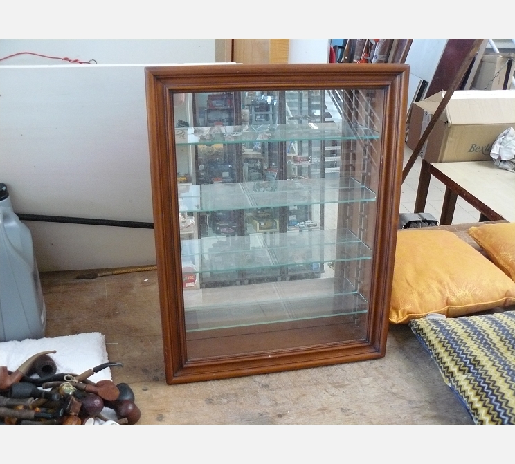 Vitrine pour bibelots