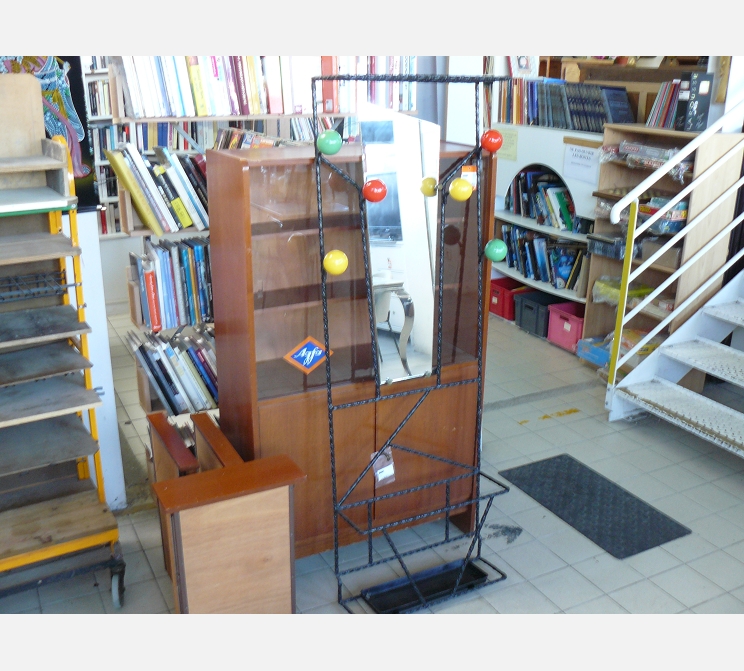 Porte manteaux||fer forgé