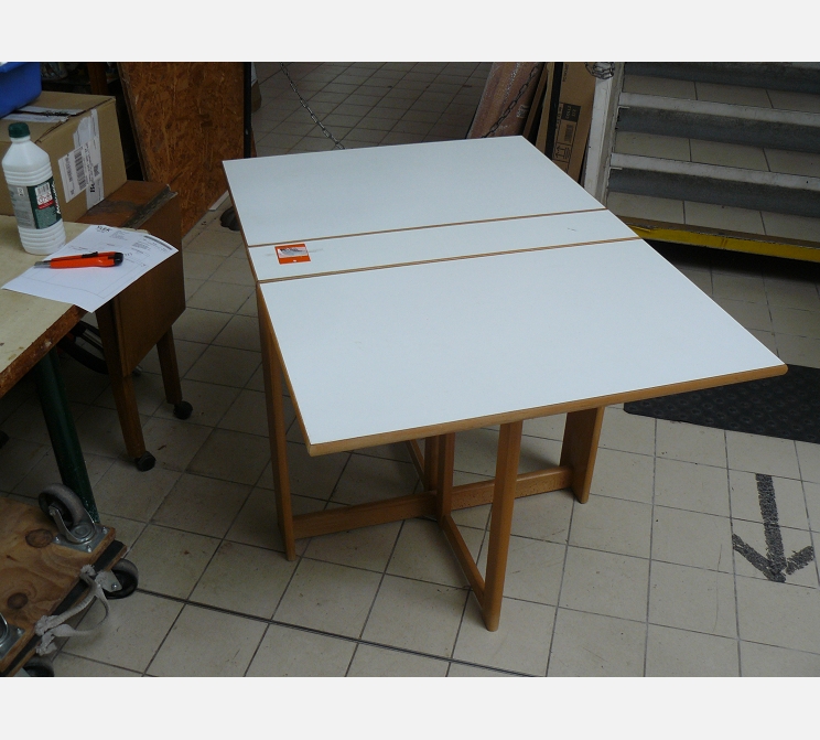 Table de cuisine||Ã  volets. 115x80 cm 74 ht cm