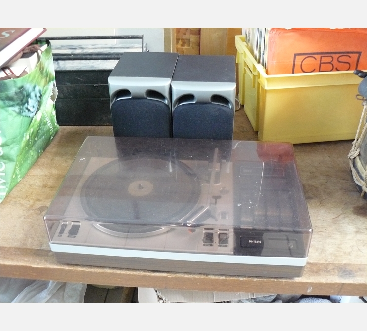 Platine disque PHILIPS 827||avec enceintes