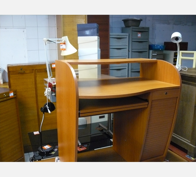 Bureau informatique||mélaminé||clé A3