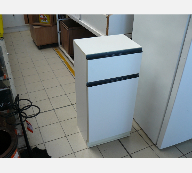 Meuble de salle de bain||1 porte + 1 tiroir