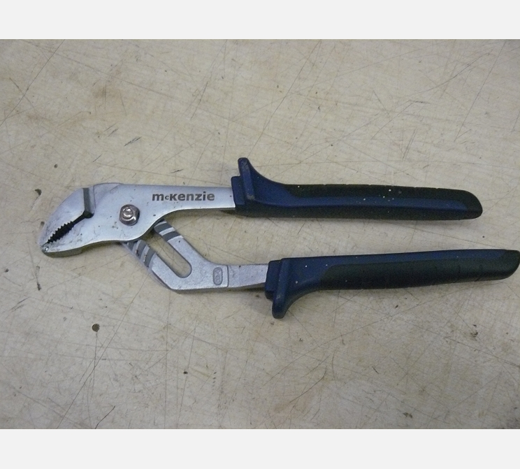 Pince multi prises||Mc ENZIE