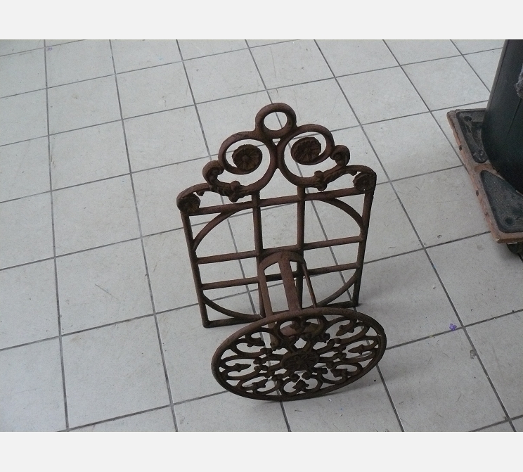 Support tuyau d'arrosage