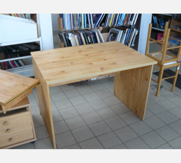 Bureau mélaminé pin