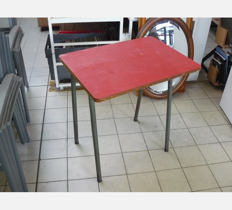 Table formica rouge