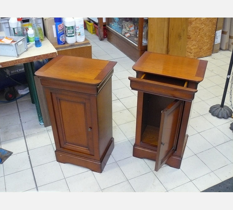 Paire de chevets||style louis philippe||1 porte + 1 tiroir