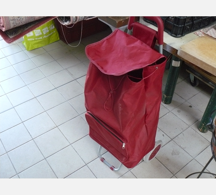 Chariot de course||rouge