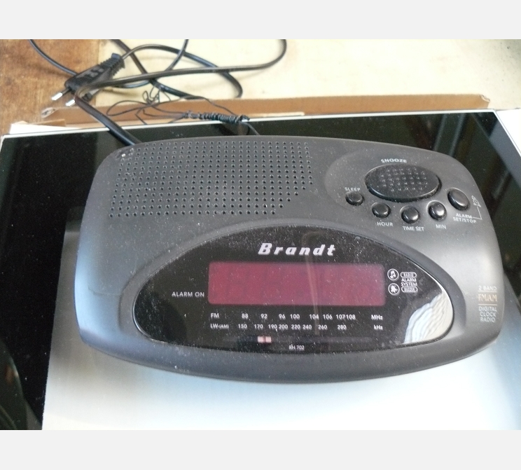Radio réveil BRANDT