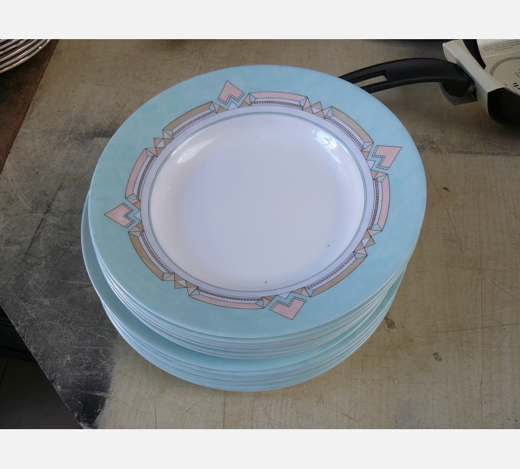 Lot d'assiettes||bord vert