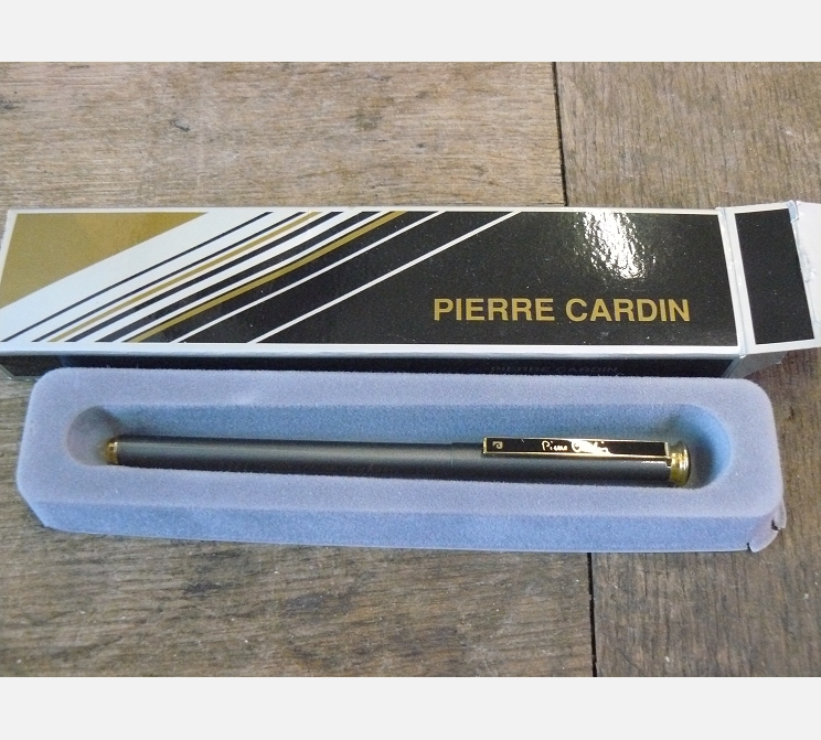 Stylo bille PIERRE CARDIN