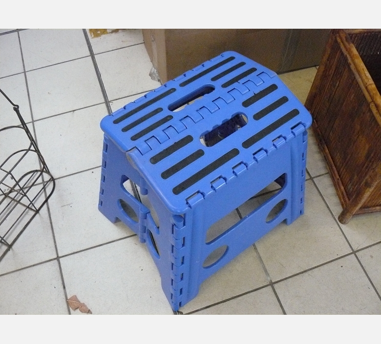 Tabouret PVC bleu||pliable
