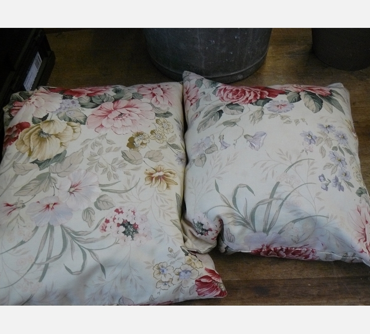 Paire de coussins||fleuris