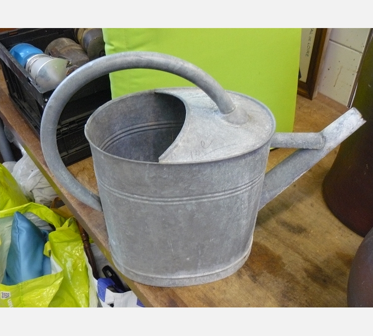 Arrosoir en zinc||sans pomme