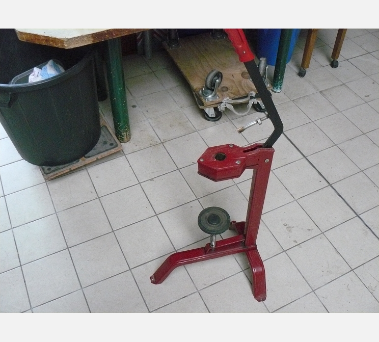 Bouchonneuse||sur pied, rouge