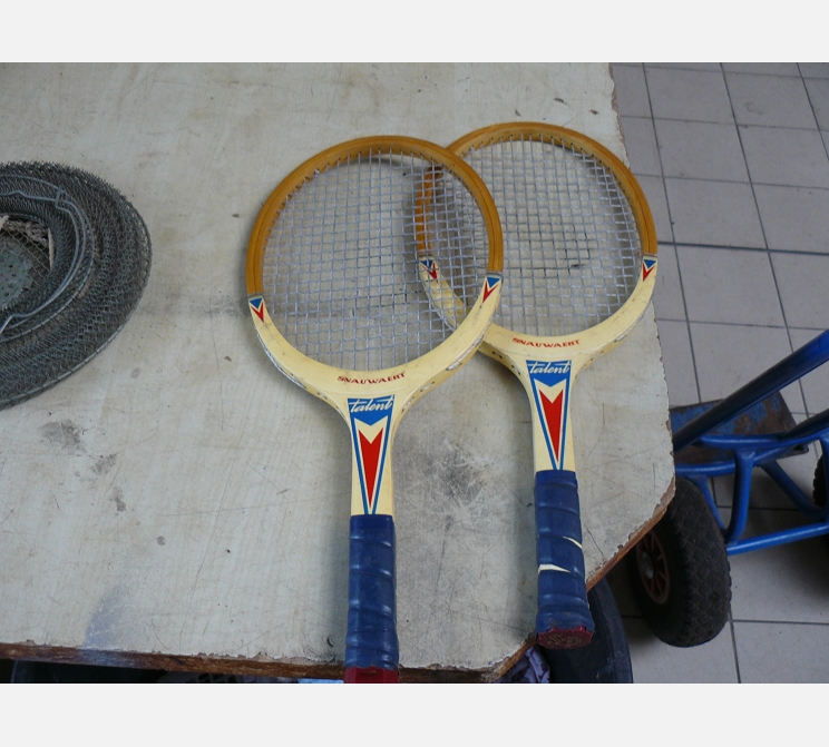 Paire de raquettes de tennis||anciennes