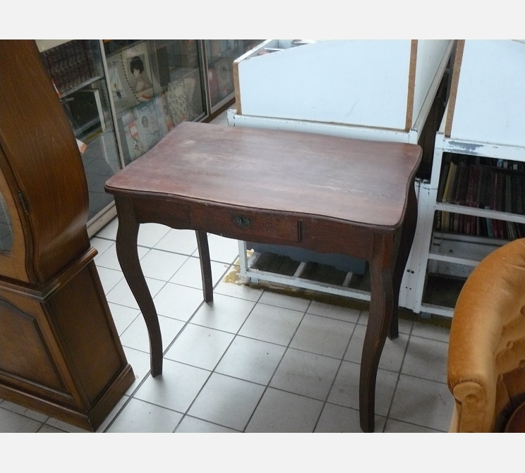 Bureau / table||style louis XV