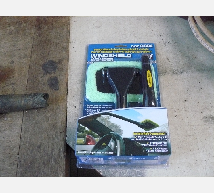 Raclette pour voiture