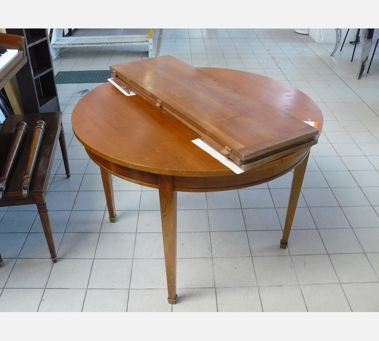 Table ronde style louis XVI||3 allonges