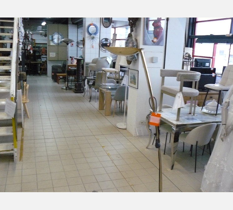 Lampadaire métal doré||PUJOL, ILUMINATION