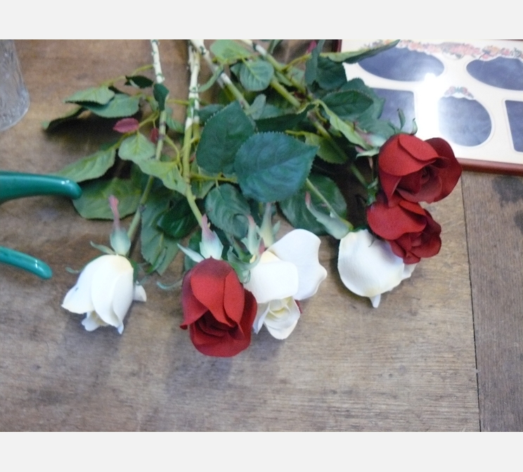 Bouquet de roses||artificielles