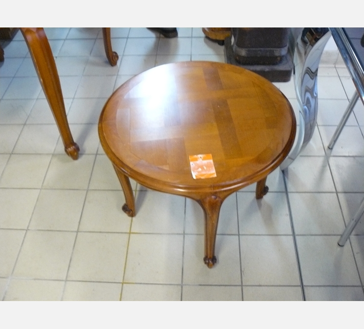 Table basse ronde||style louis XV