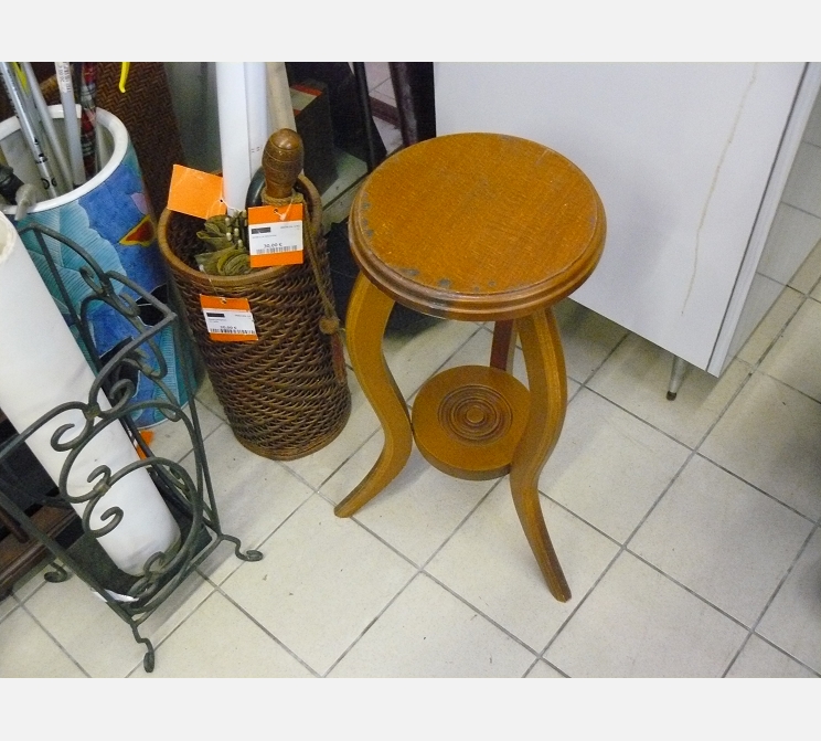 Sellette ronde||en bois