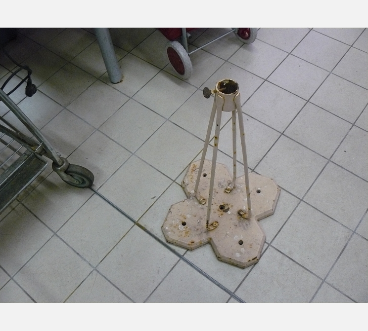 Pied de parasol||ancien