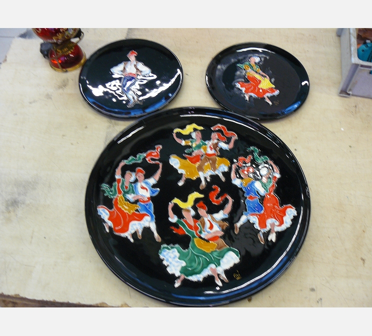 Plat + 2 assiettes||signé PICO