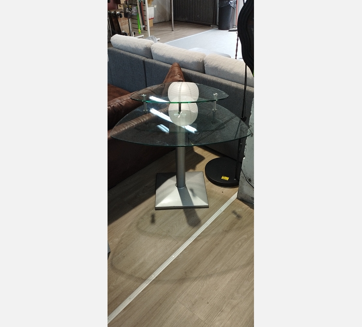 Meuble informatique 2 plateaux en verres.