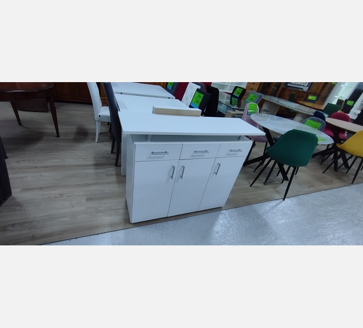 Buffet bas blanc 3 portes 3 tiroirs.